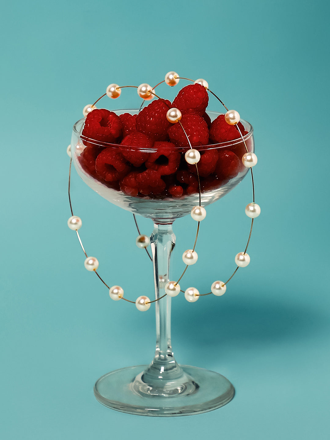 The Lined-Pearl Maxi Hoop Earrings - Pearl White