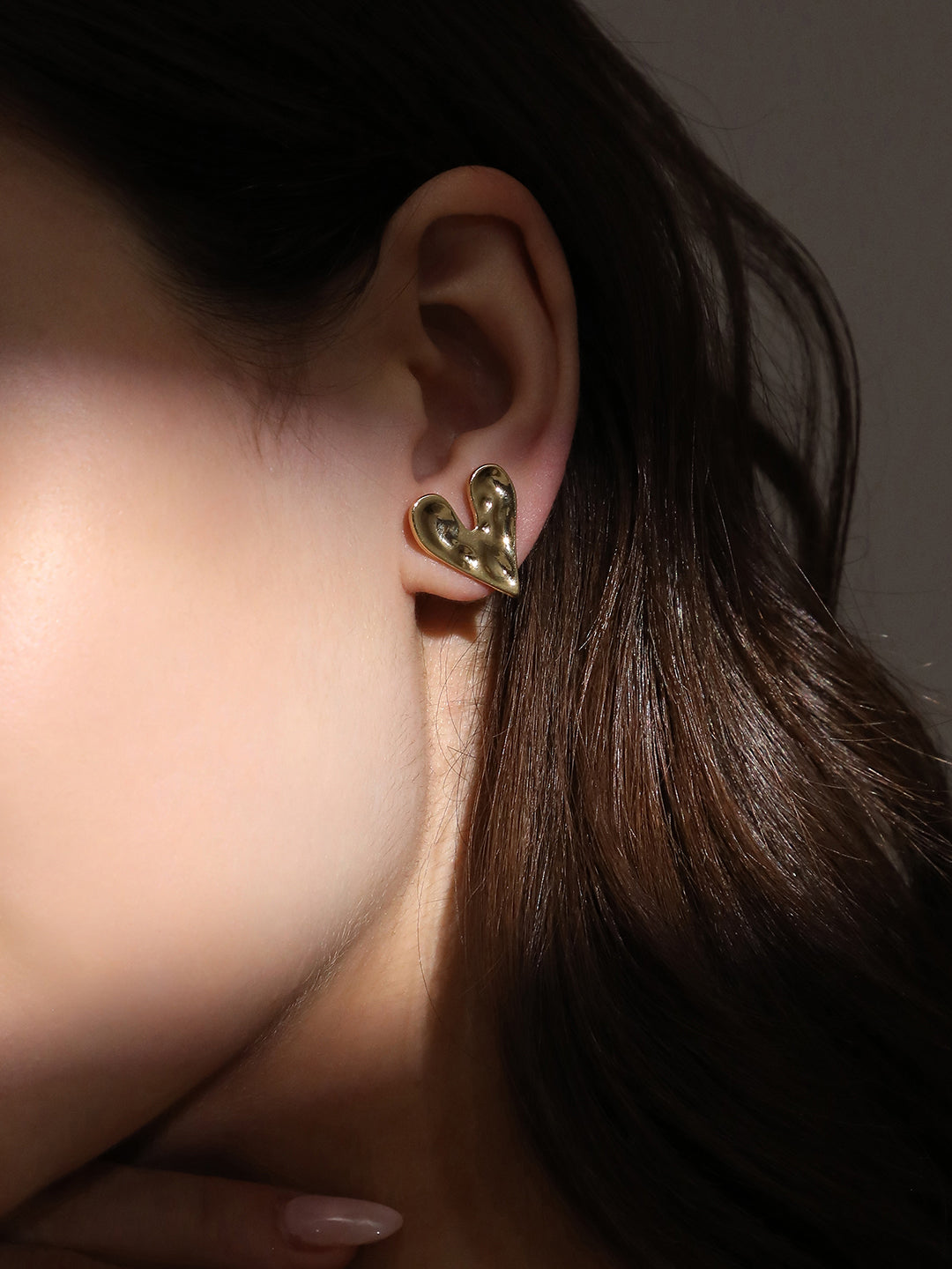 The Dented-Coeur Stud Earrings - California Gold