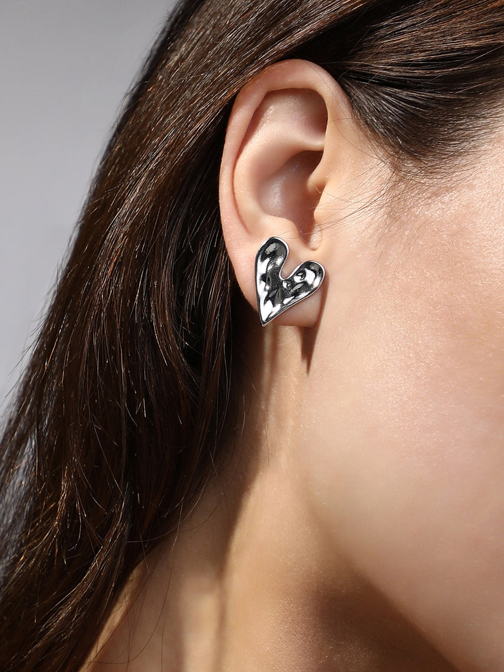 Haute Sauce The Dented-Coeur Stud Earrings - Metallic Silver