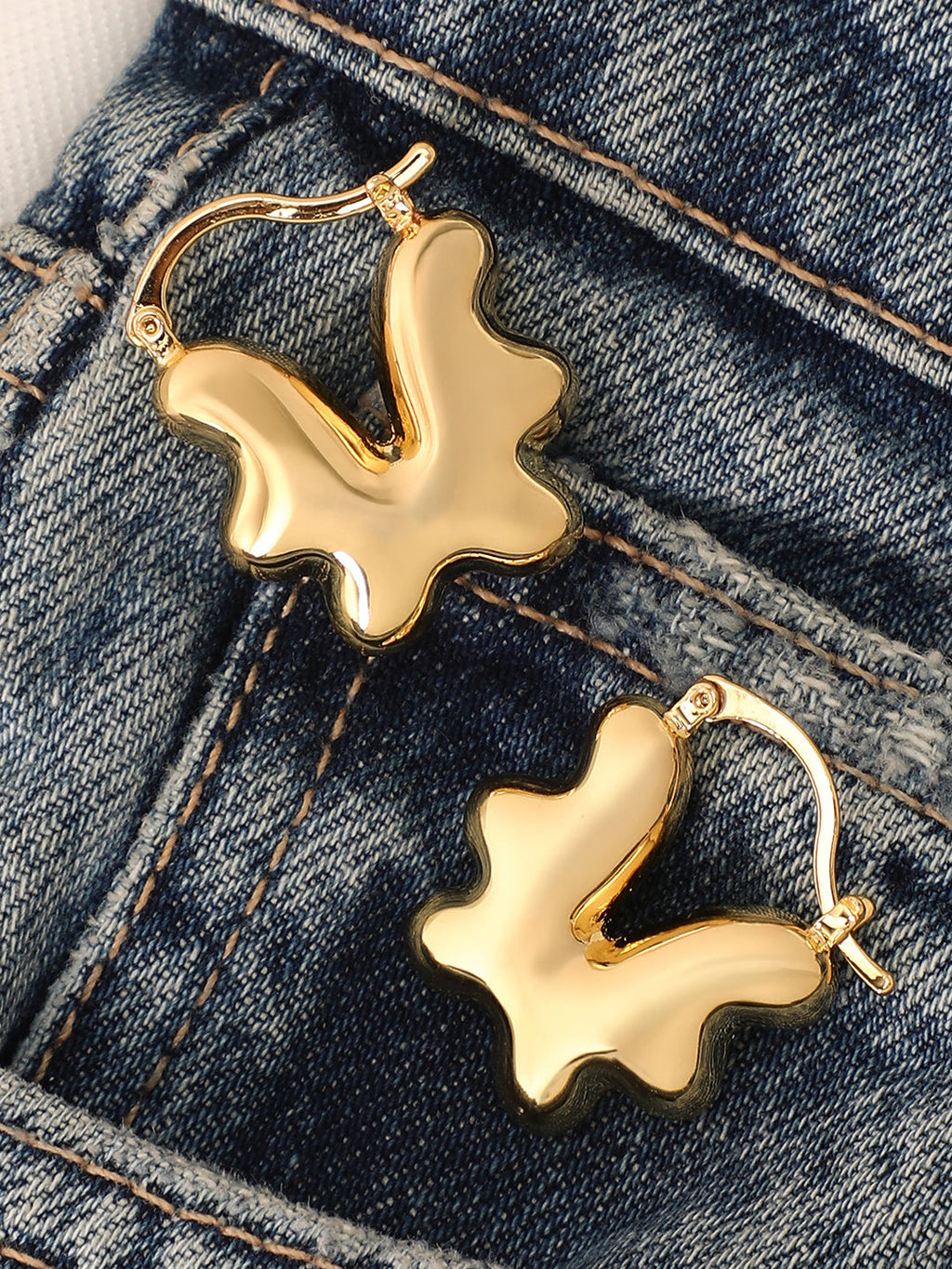 The Coronéa Hoop Earrings - California Gold