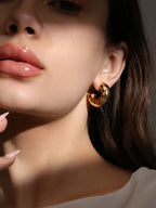 The Coeur Hoop Earrings - California Gold