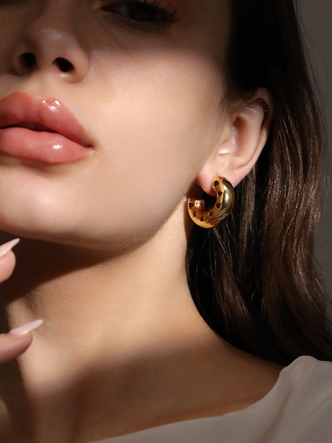 The Coeur Hoop Earrings - California Gold