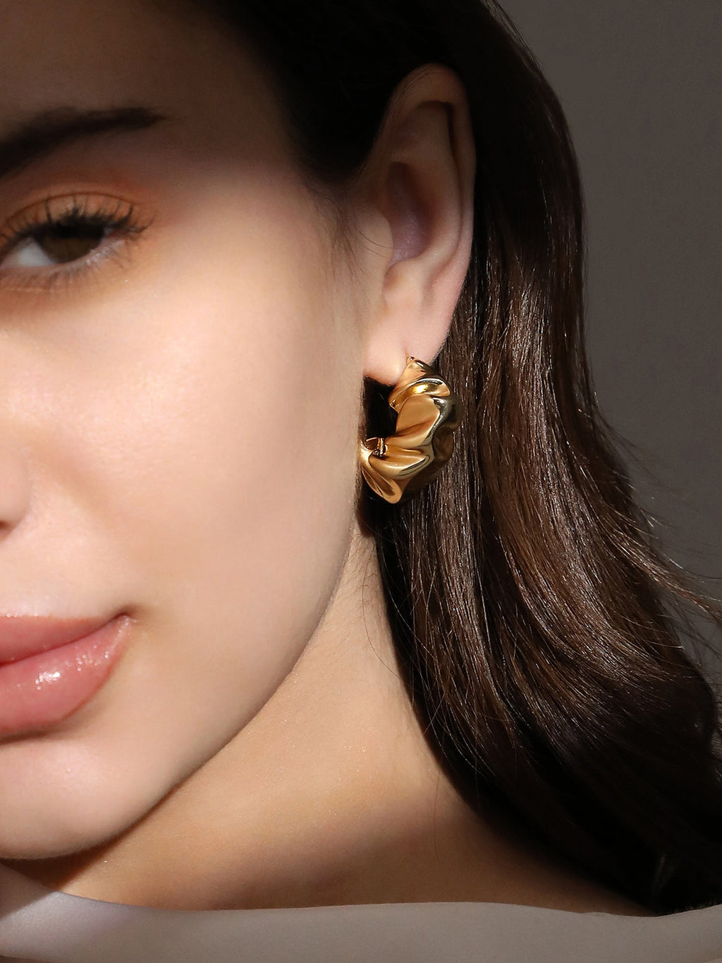 The Crumble Hoop Earrings - California Gold
