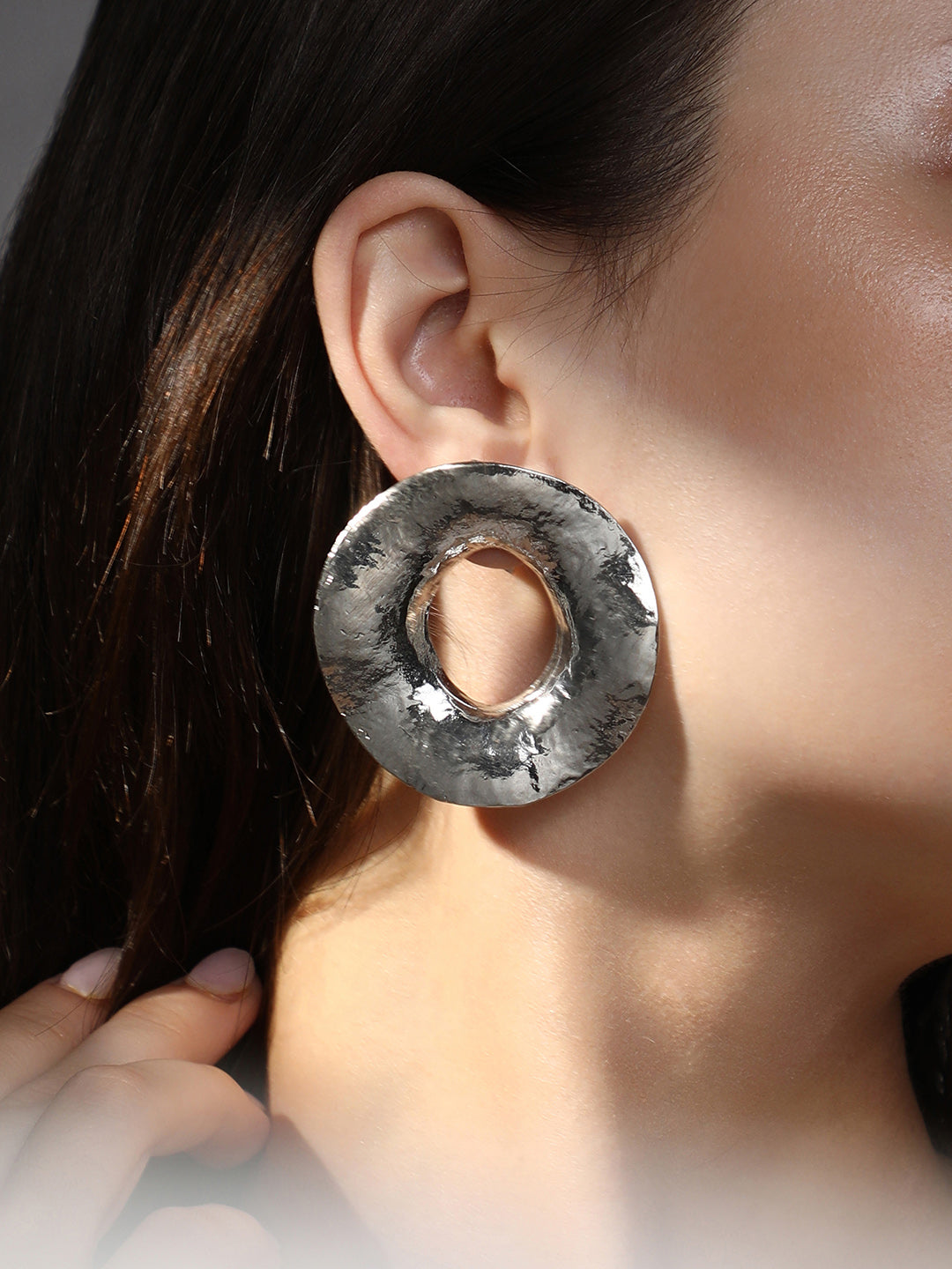 The Myzo Drop Earrings - Metallic Silver