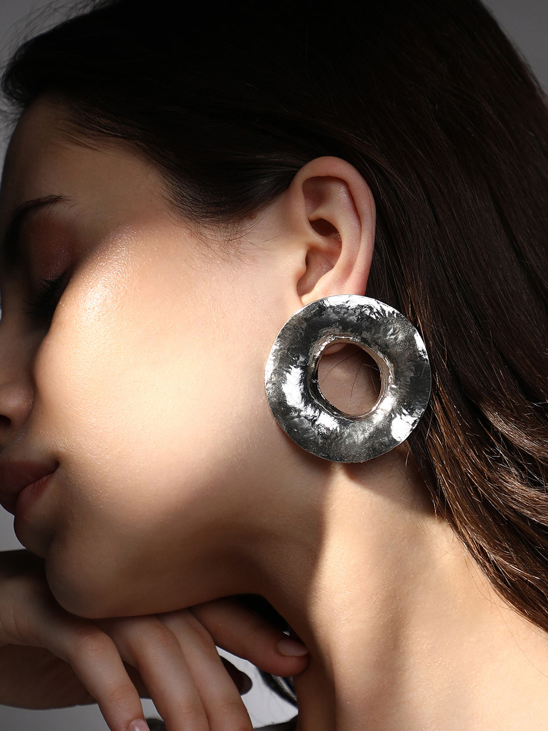 The Myzo Drop Earrings - Metallic Silver