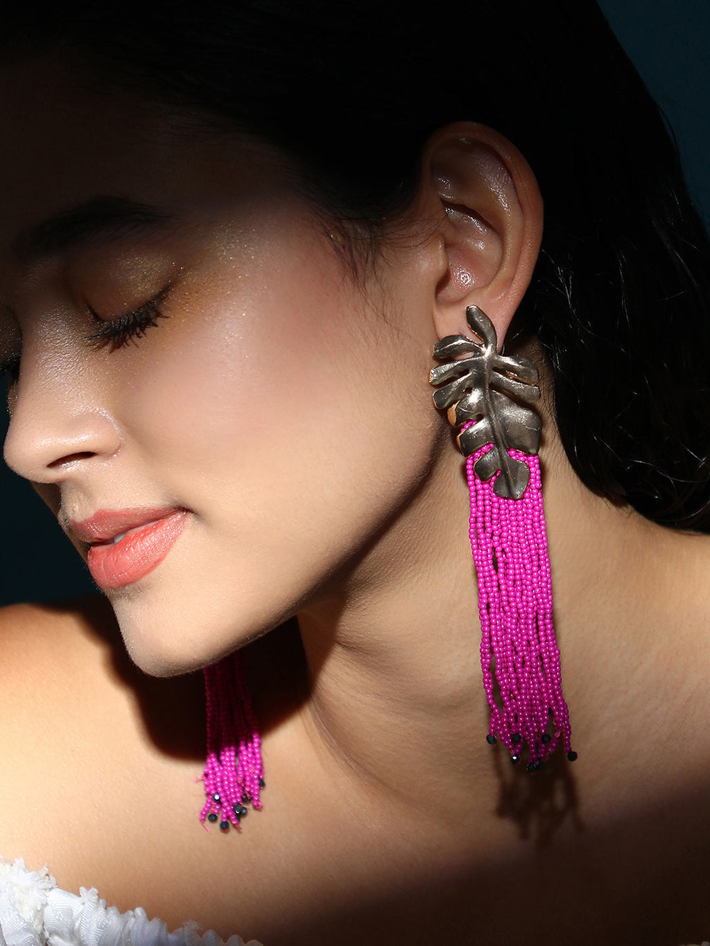 The Palm-Tasselle Drop Earrings - Fuchsia Pink