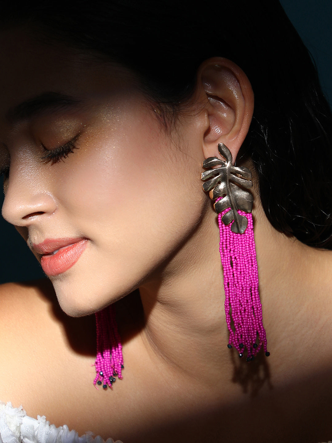 The Palm-Tasselle Drop Earrings - Fuchsia Pink