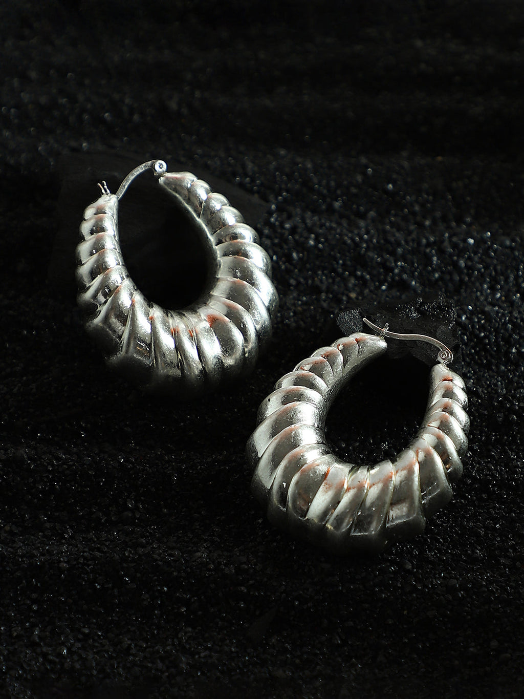 Haute Sauce The Chunky-Ripple Hoop Earrings - Metallic Silver