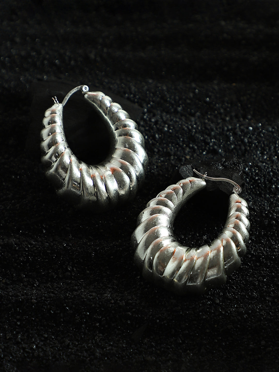 Haute Sauce The Chunky-Ripple Hoop Earrings - Metallic Silver