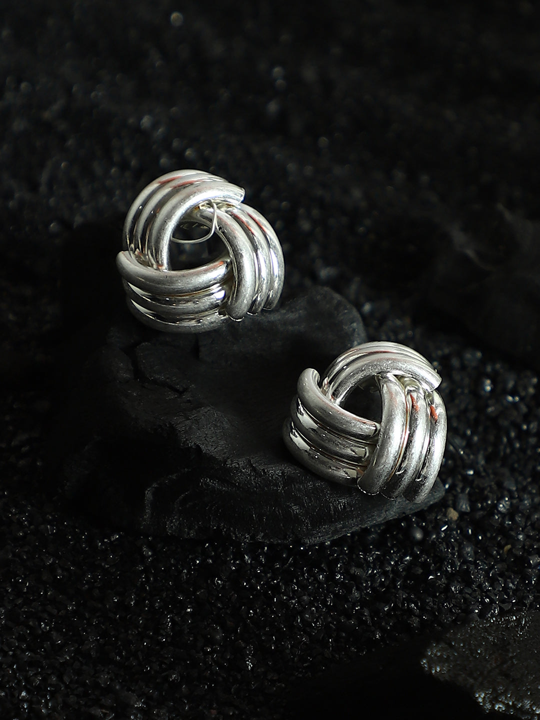Haute Sauce The Small Ribbed-Intertwine Stud Earrings - Metallic Silver