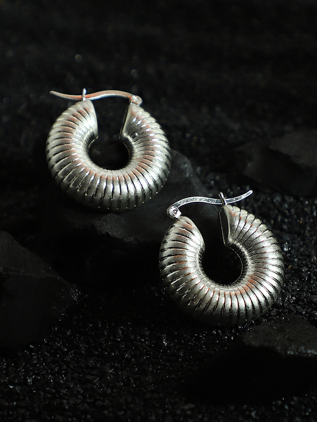 Haute Sauce The Snake-Ribbed Hoop Earrings - Metallic Silver