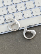 The Mid-Gloss Bolt Hoop Earrings - Chrome Silver