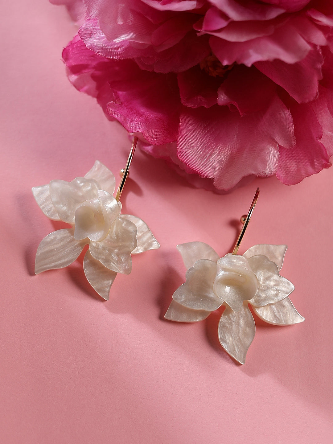 The La-Flora Hoop Earrings - Ivory White & California Gold