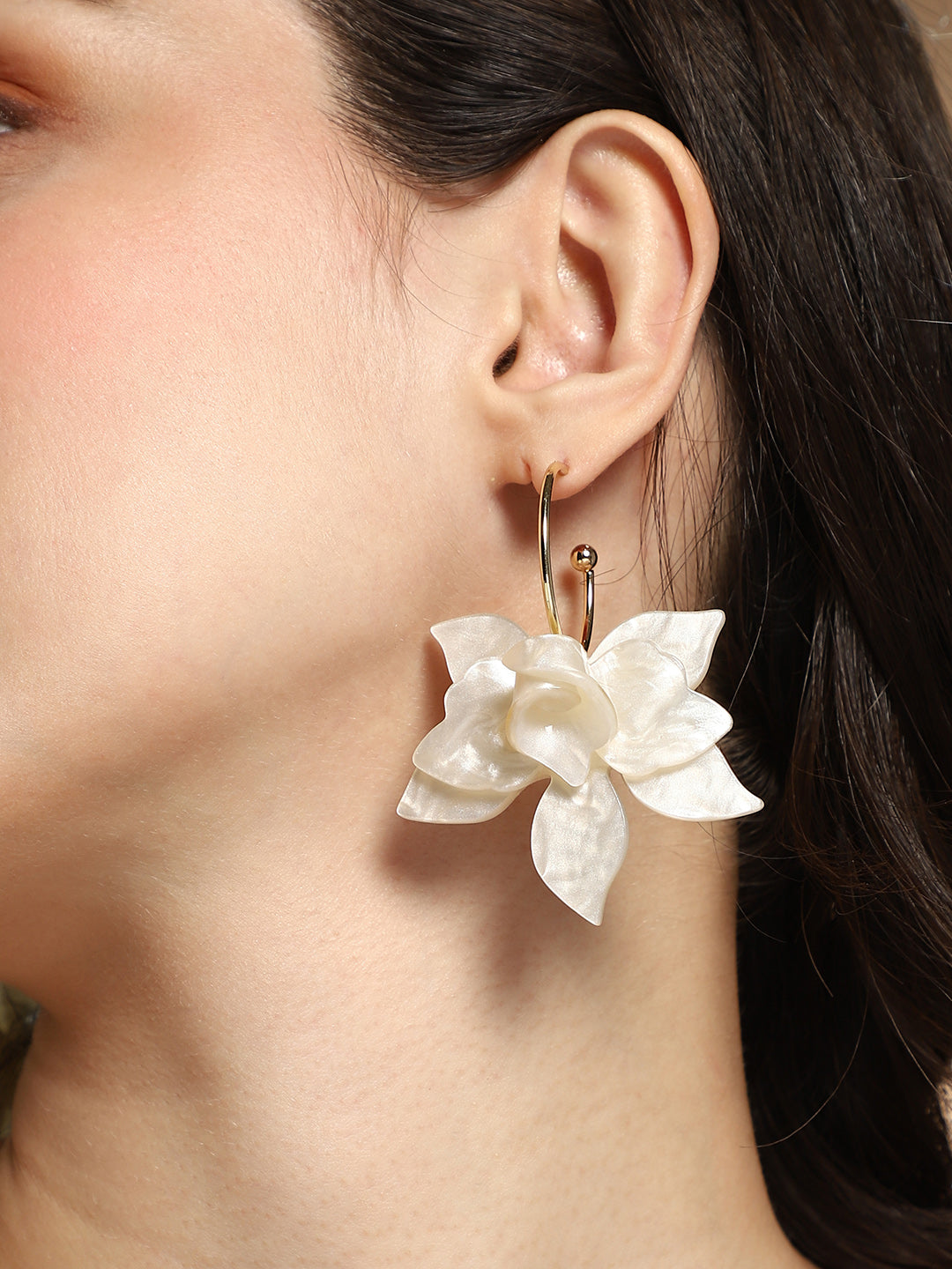 The La-Flora Hoop Earrings - Ivory White & California Gold