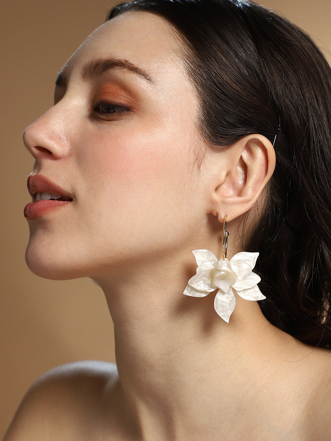 The La-Flora Hoop Earrings - Ivory White & California Gold