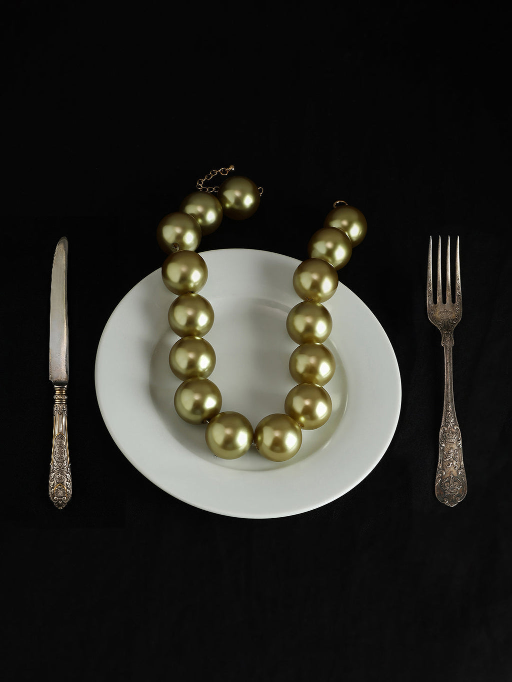 Haute Sauce The Majesté Collar Necklace - Light Olive