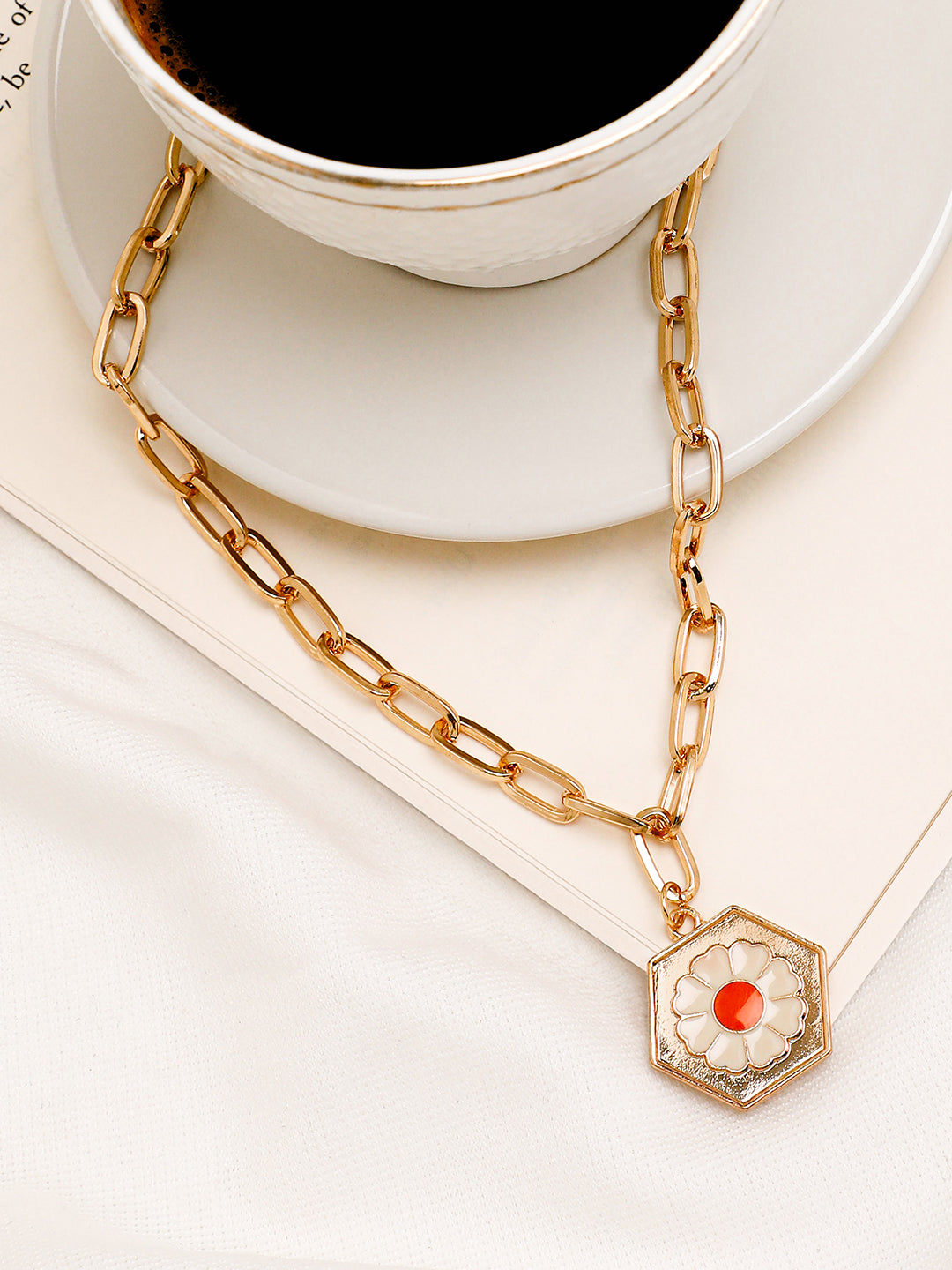 The Flora-Pendant Chain Necklace - California Gold