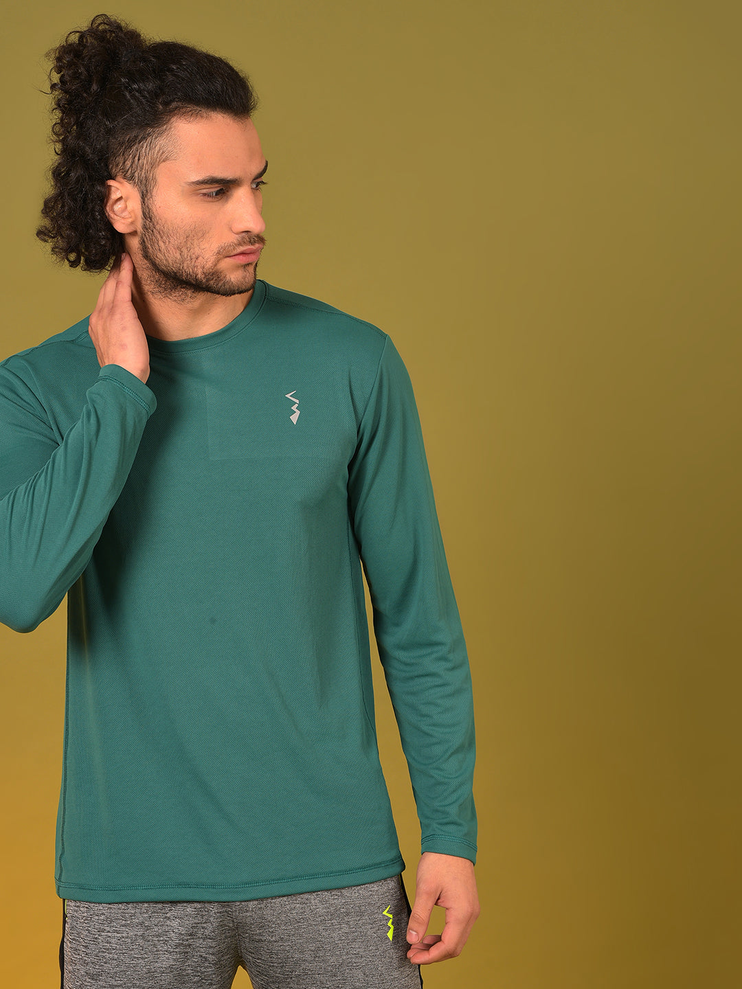 Campus Sutra Solid Activewear T-Shirt