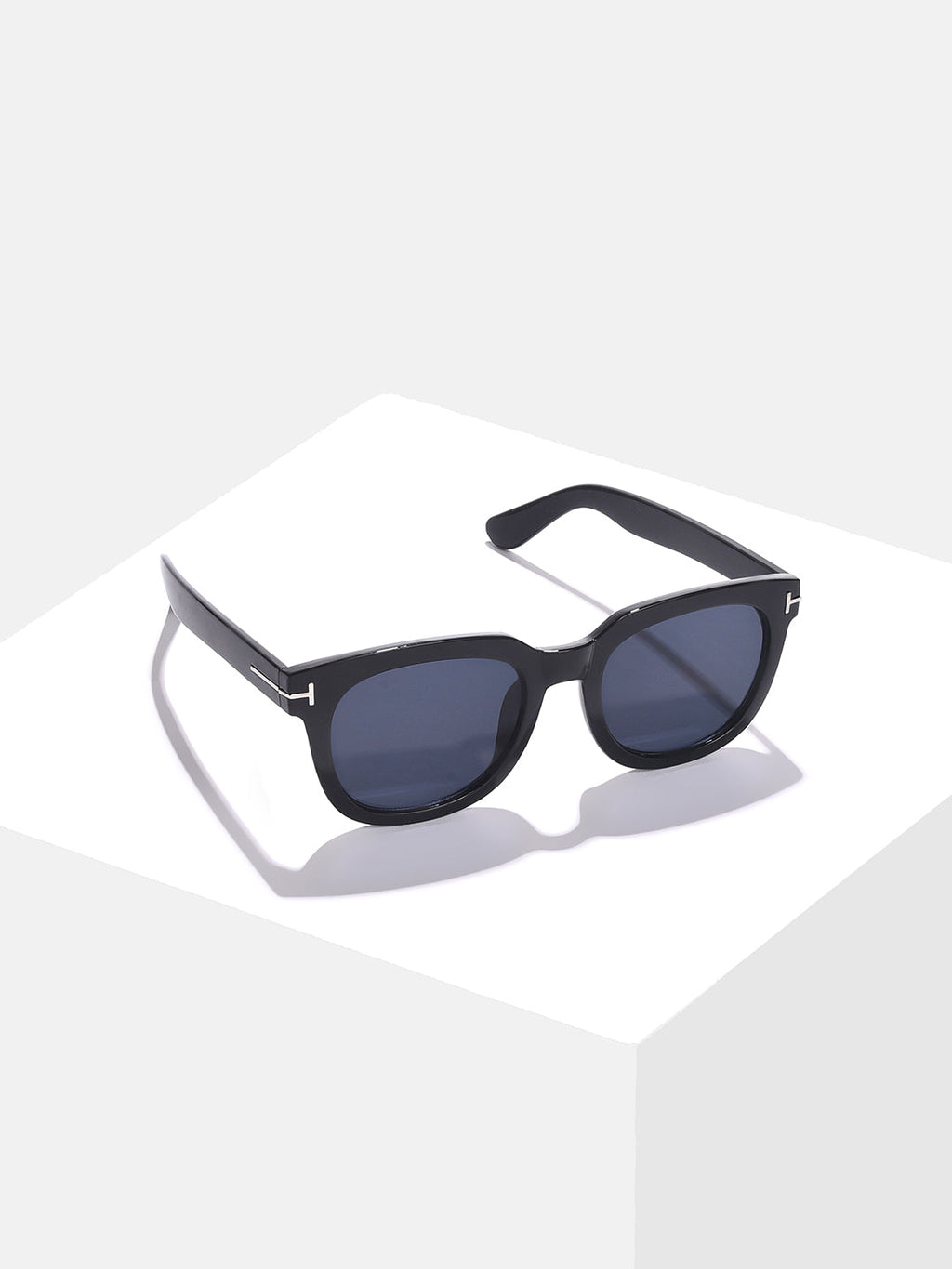 Black Lens Black Wayfarer Sunglasses