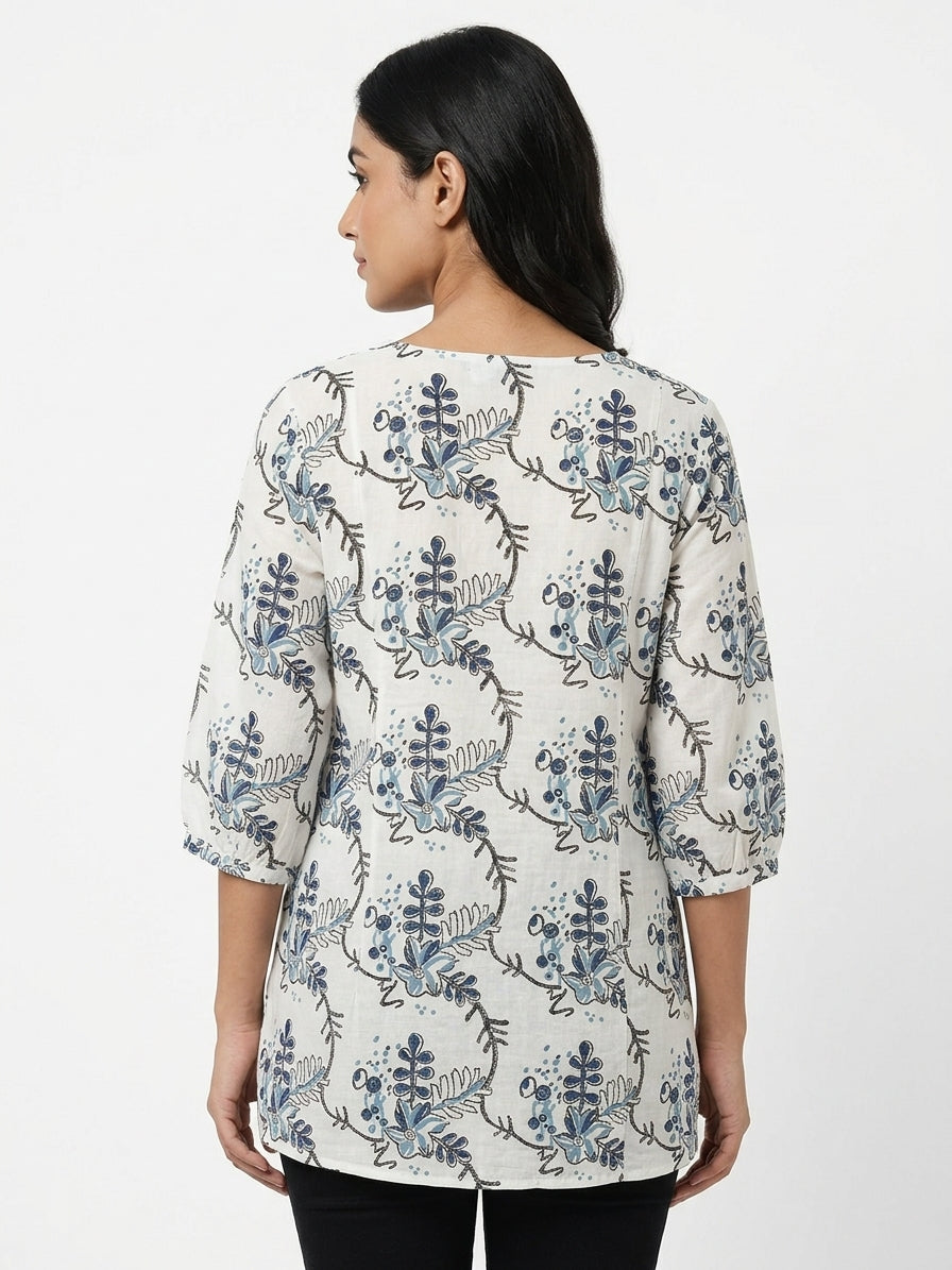 Wild Moss XL White & Blue Abstract Pattern Casual Top