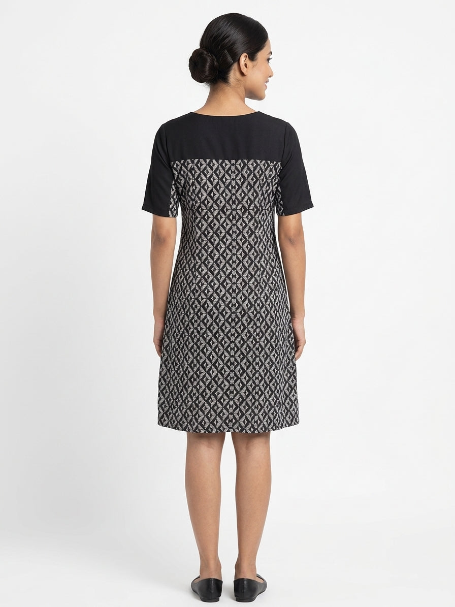 Black and White Geometric Print Short Sleeve Dress