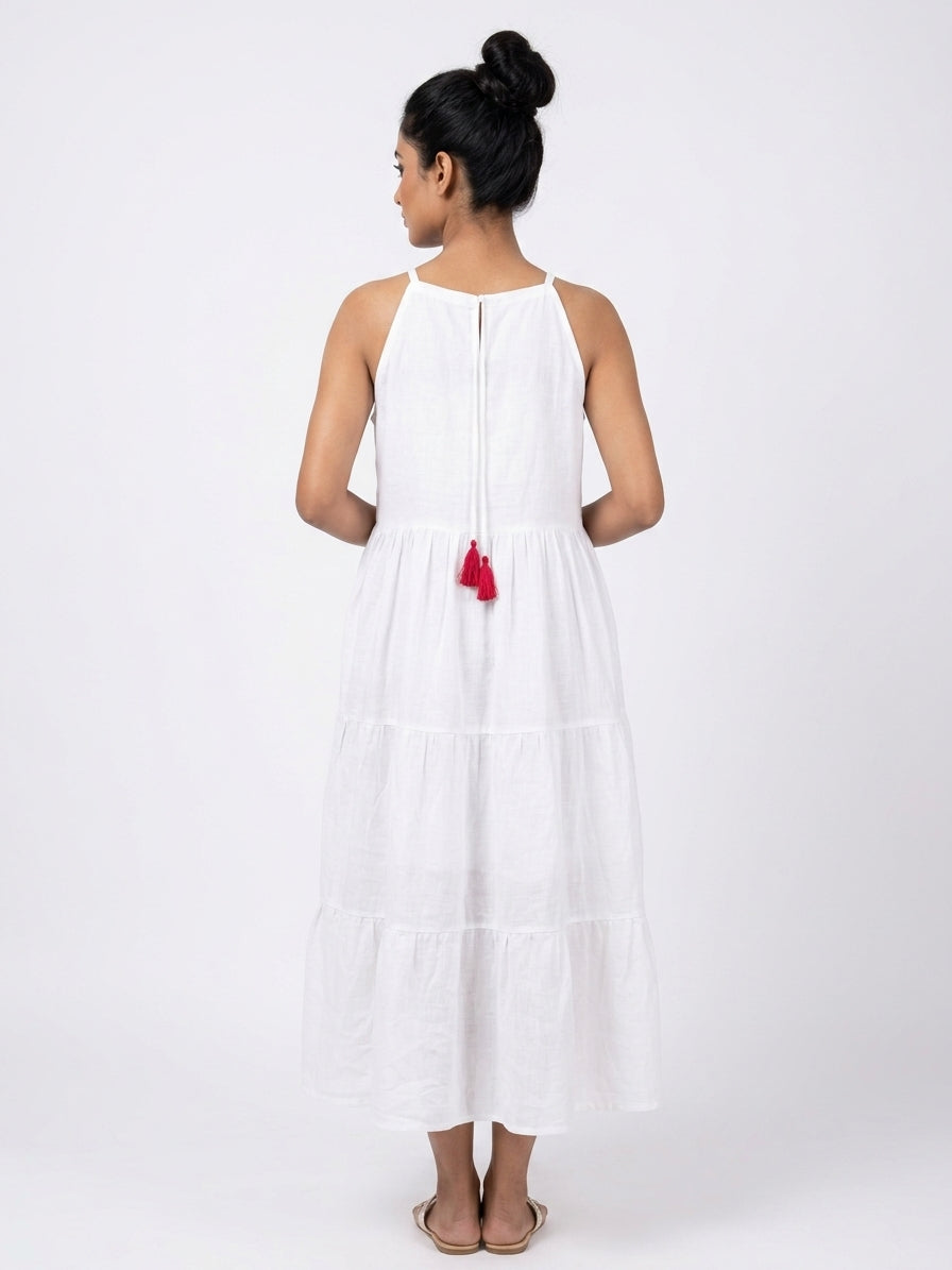 White Solid Relaxed Fit Tiered Sleeveless Dress
