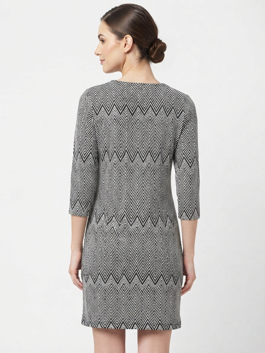 Black & White Geometric Print Round Neck Casual Dress