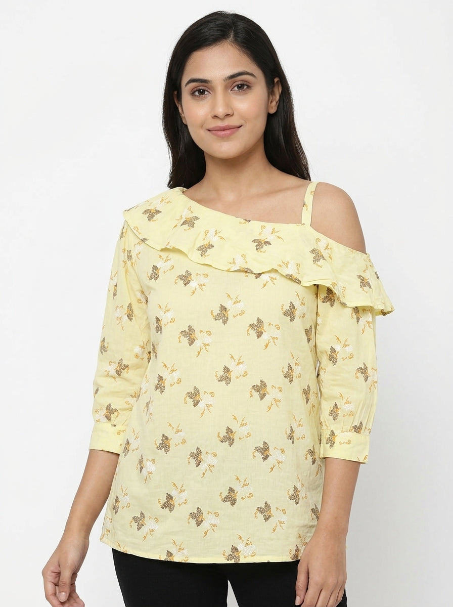 FOURSLICES Women's Yellow Floral Pattern Top Size M