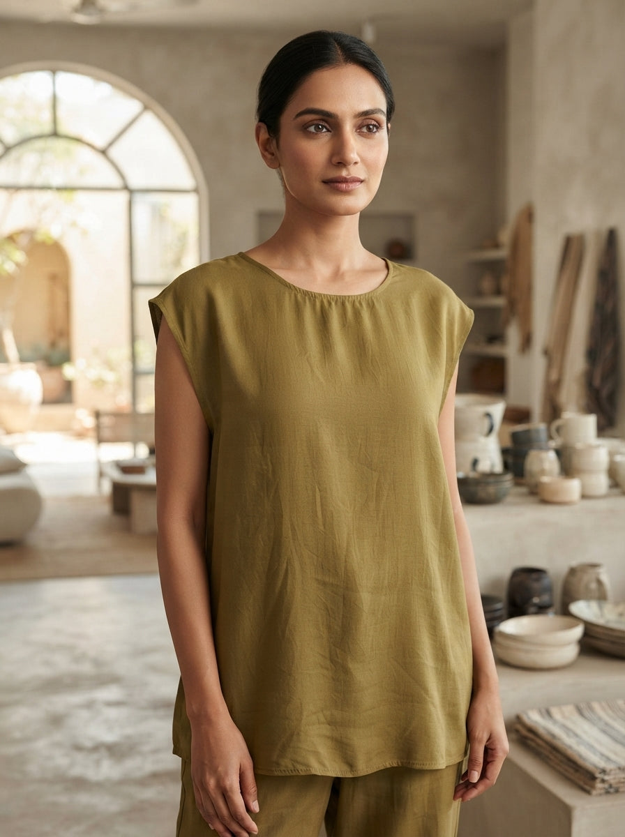 Women's Olive Green Solid Sleeveless Relaxed Fit Top