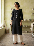 Women's Black Solid Round Neck Rayon Kurti