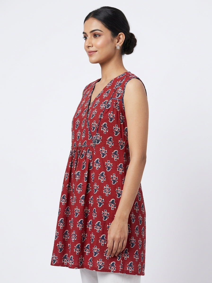 Maroon Printed Sleeveless V-Neck Kurti