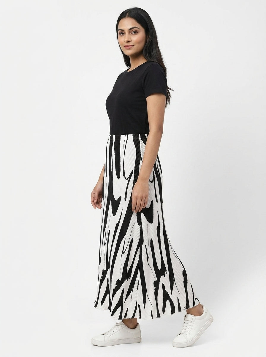 Abstract Print Pleated Flared Skirt
