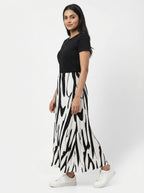 Abstract Print Pleated Flared Skirt