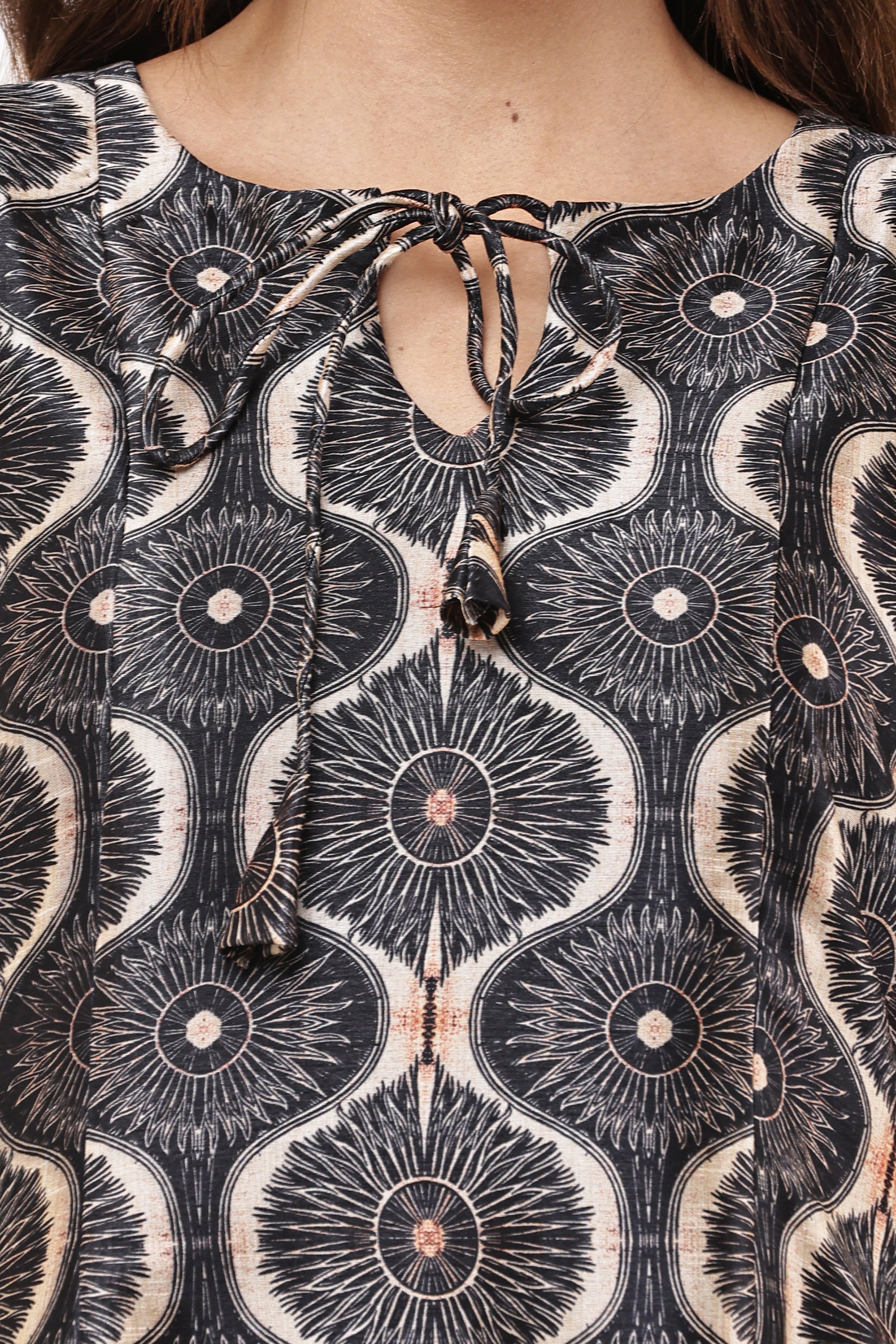 Samayanusar Women Black & Beige Printed Kurta Set