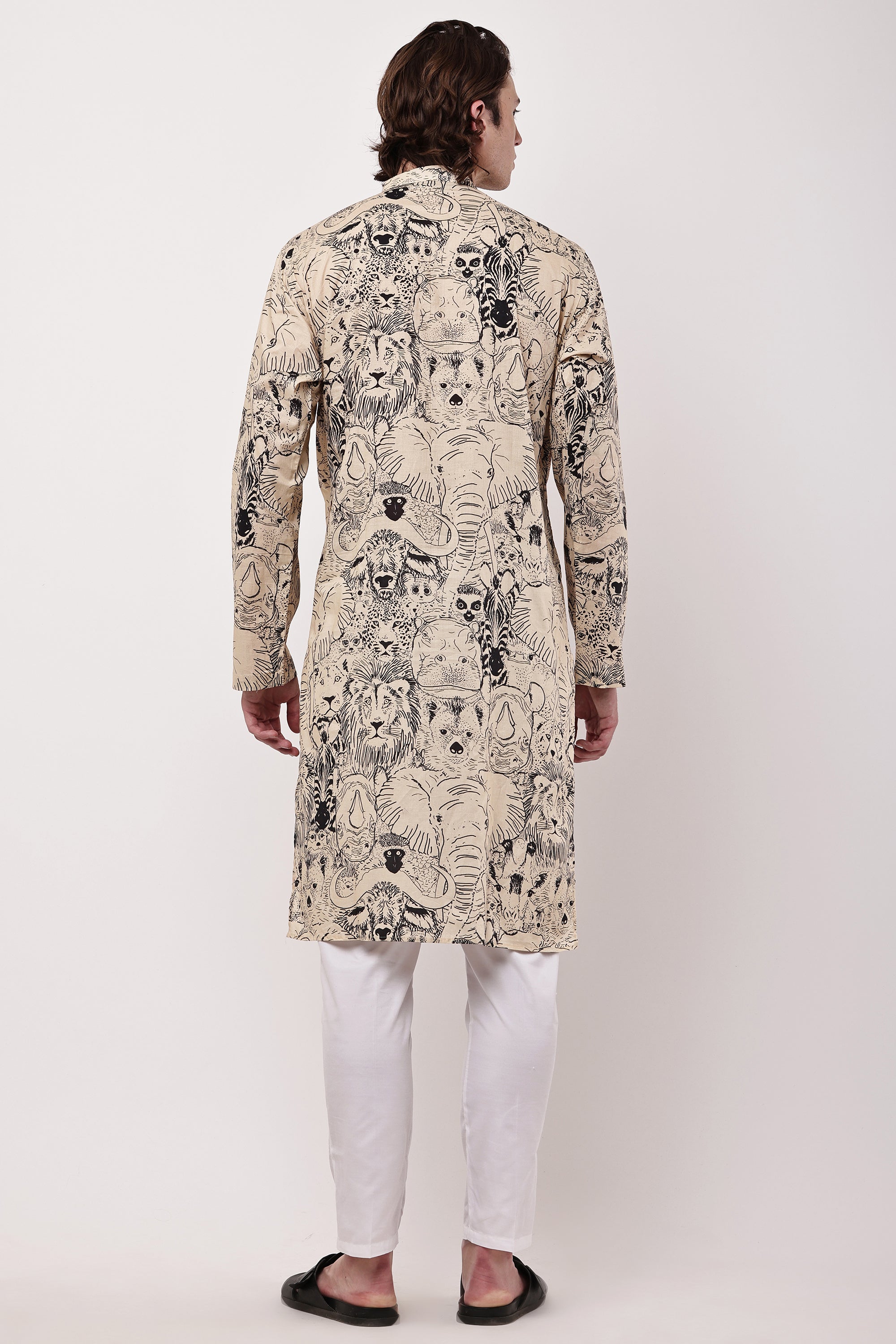 Samayanusar Men Hand-Sketched Safari Print Straight Kurta