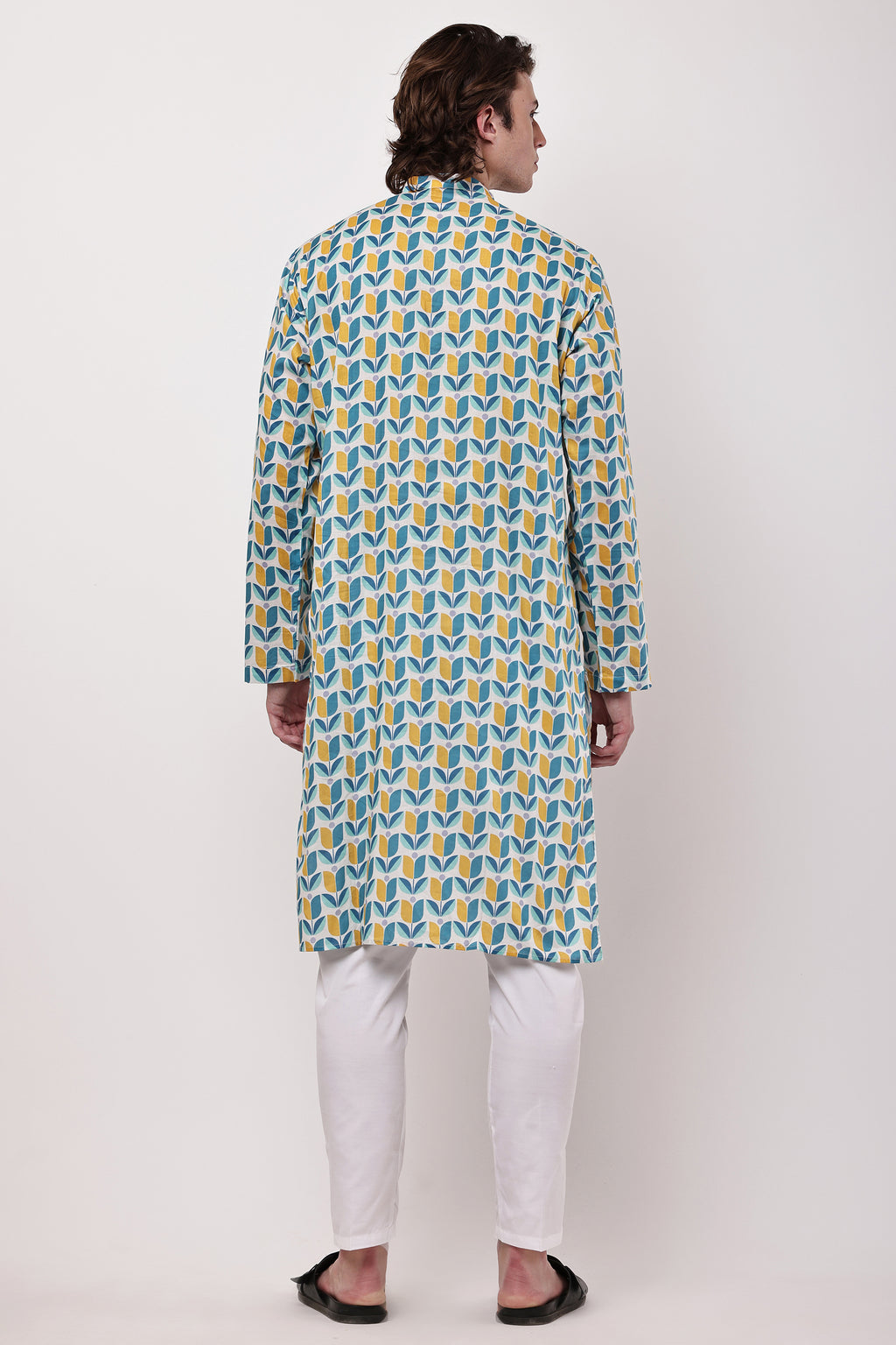 Samayanusar Men Abstract Leaf Printed Straight Kurta Set