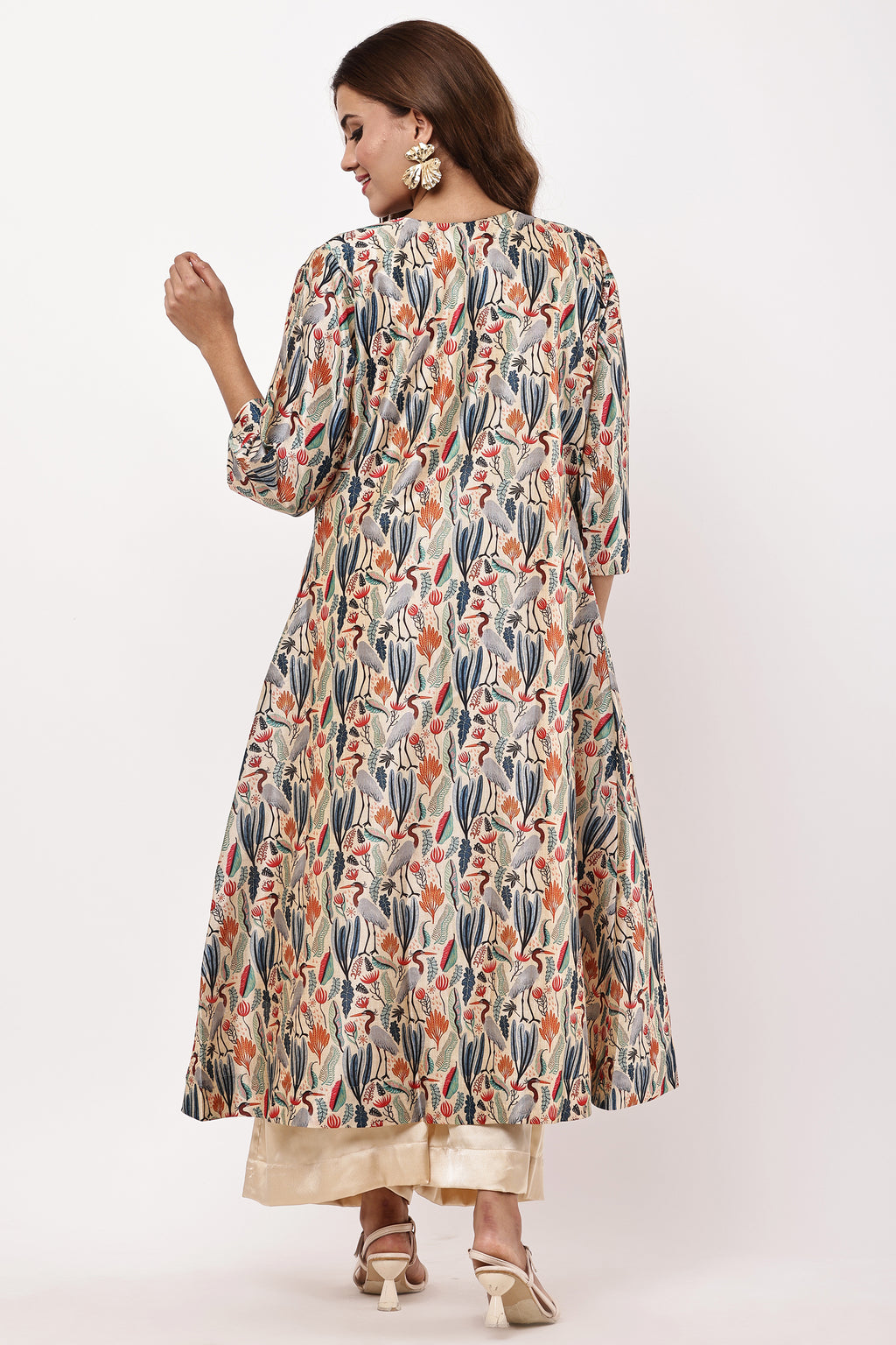 Samayanusar Women Beige & Multicoloured Printed Kurta Set with Jacket
