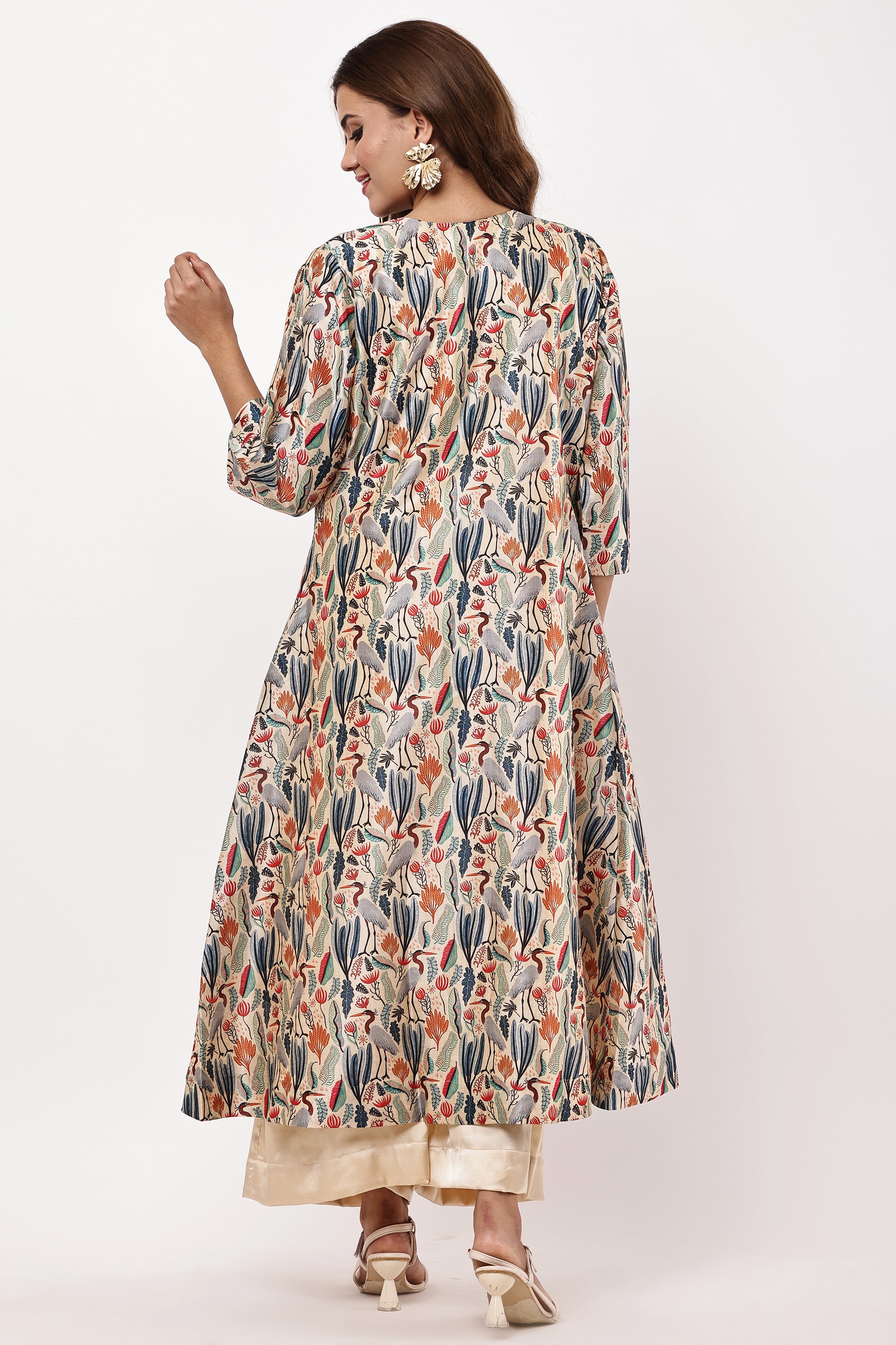 Samayanusar Women Beige & Multicoloured Printed Kurta Set with Jacket