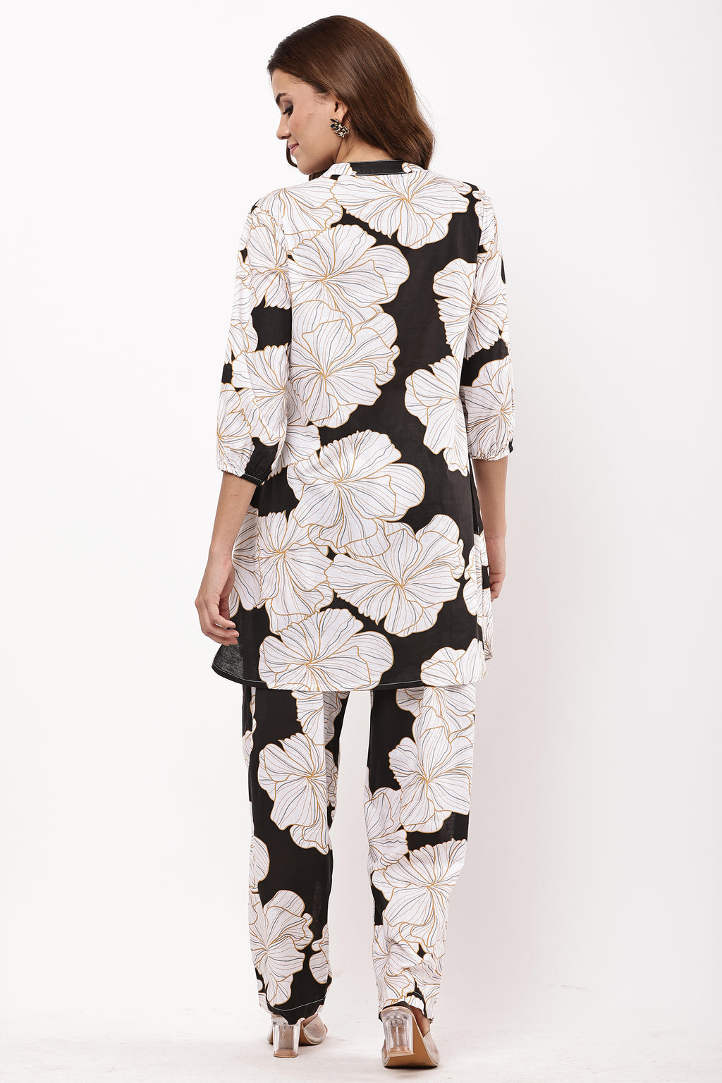 Samayanusar Women Black & White Floral Printed Co-ord Set