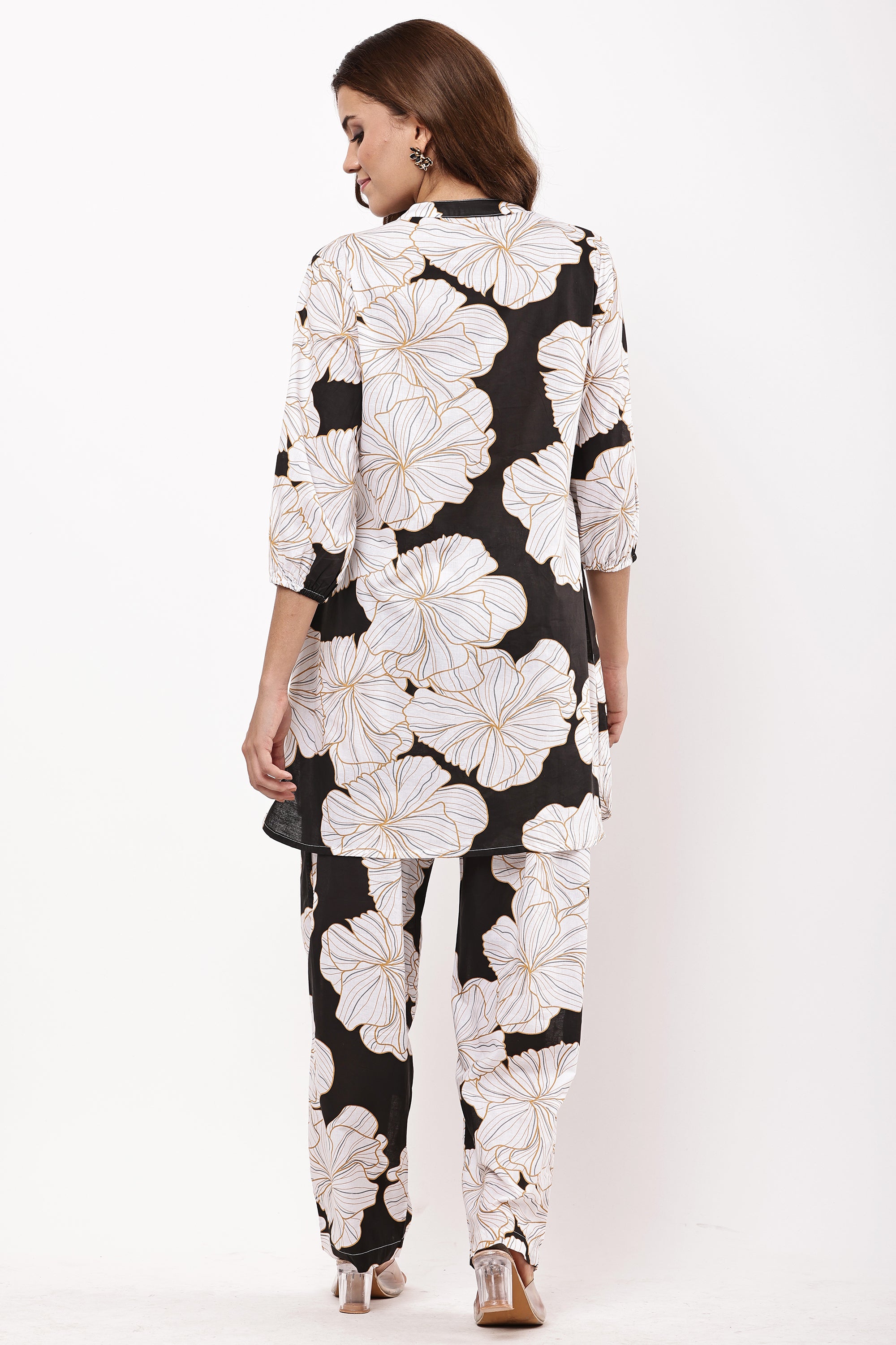 Samayanusar Women Black & White Floral Printed Co-ord Set