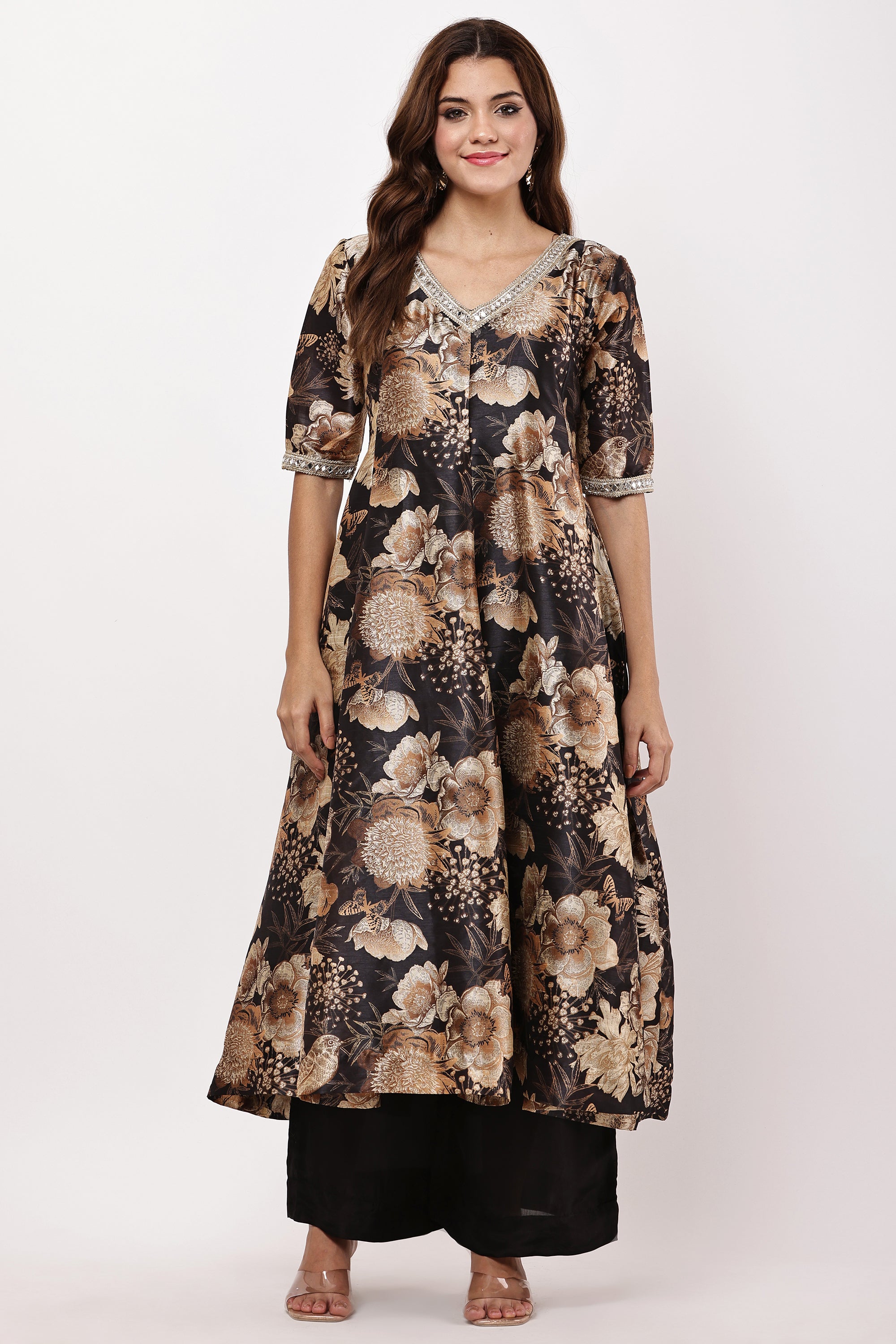 Samayanusar Women Black & Gold-Toned Floral Kurta Set