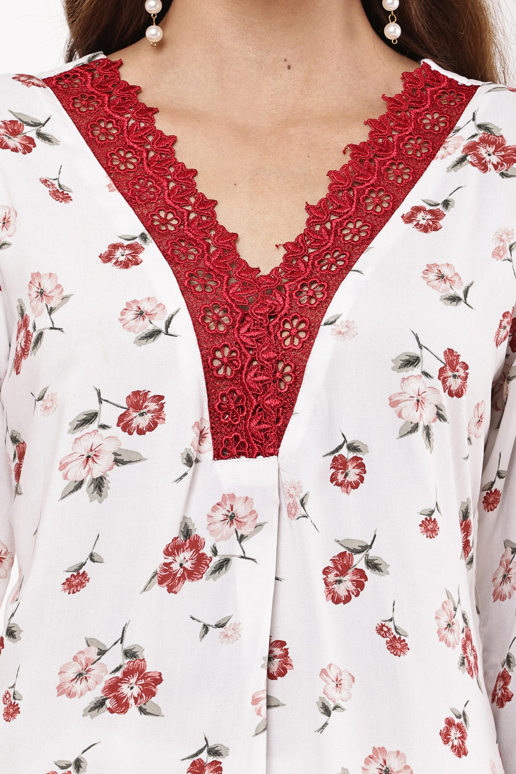 Samayanusar White & Red Floral Printed Suit Set