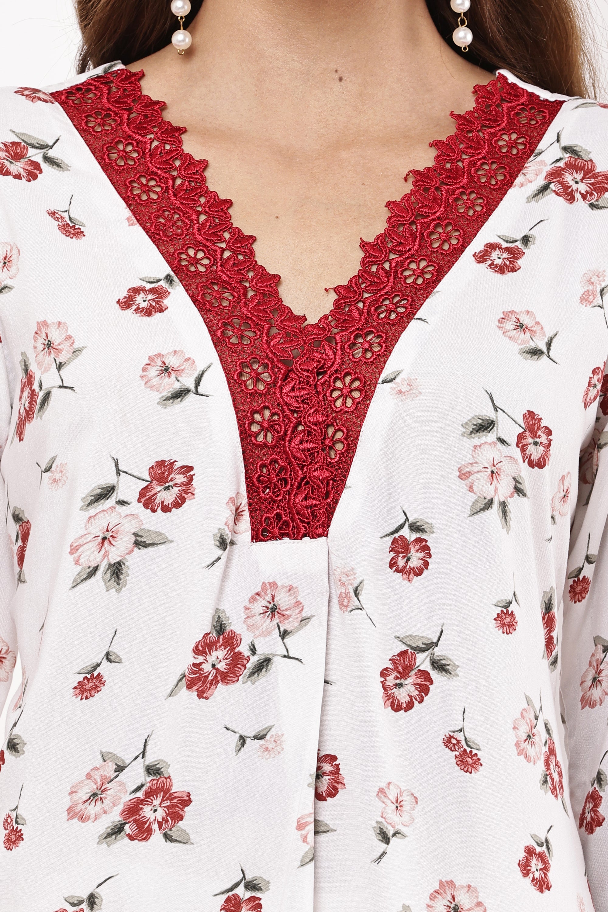 Samayanusar White & Red Floral Printed Suit Set