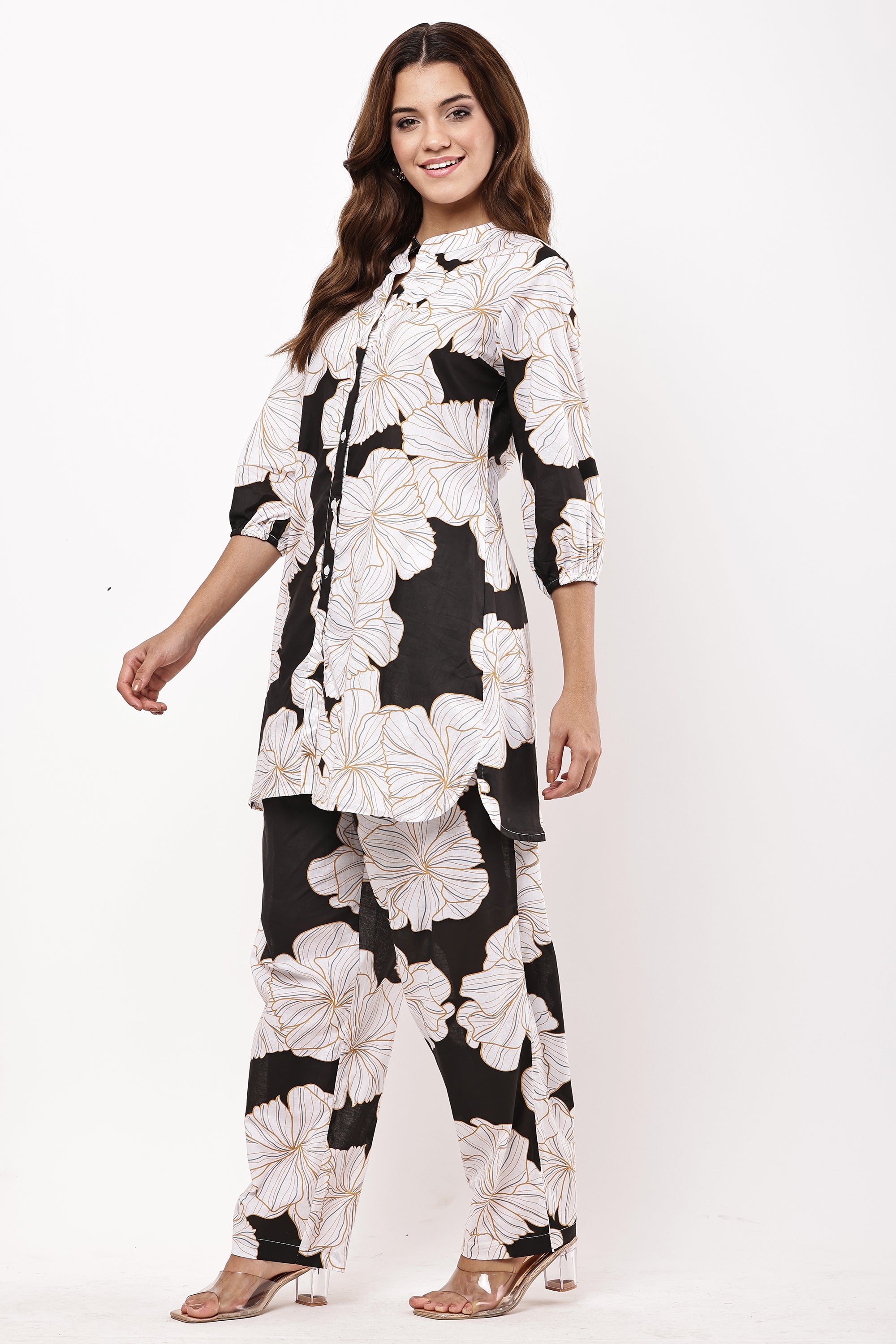Samayanusar Women Black & White Floral Printed Co-ord Set